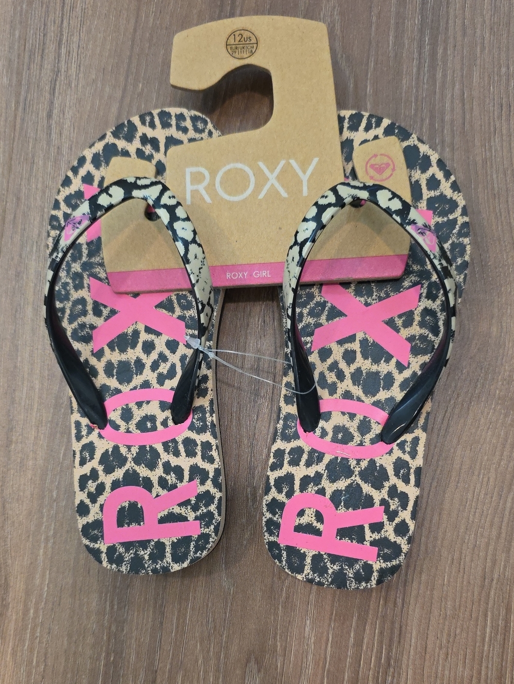 Girl's Roxy Leopard Print Flip Flops with Pink Logo. Size 12.